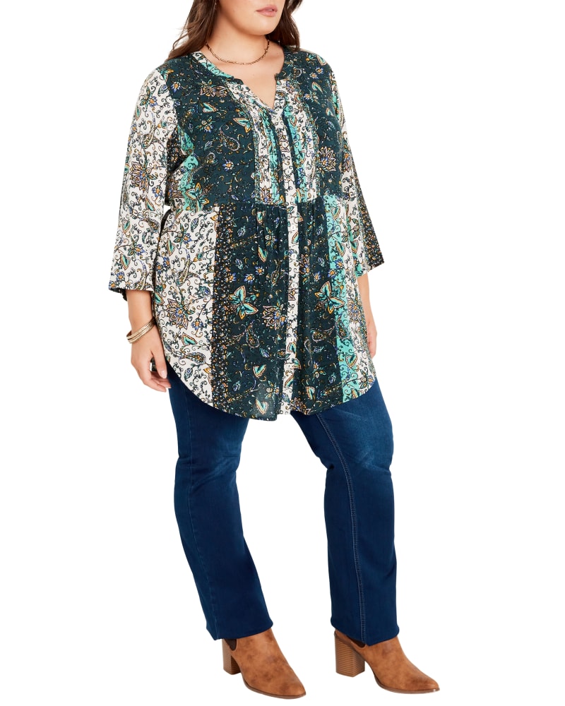 Front of a model wearing a size 20 TUNIC MAE PTCK PRT in First Blush by avenue. | dia_product_style_image_id:320468